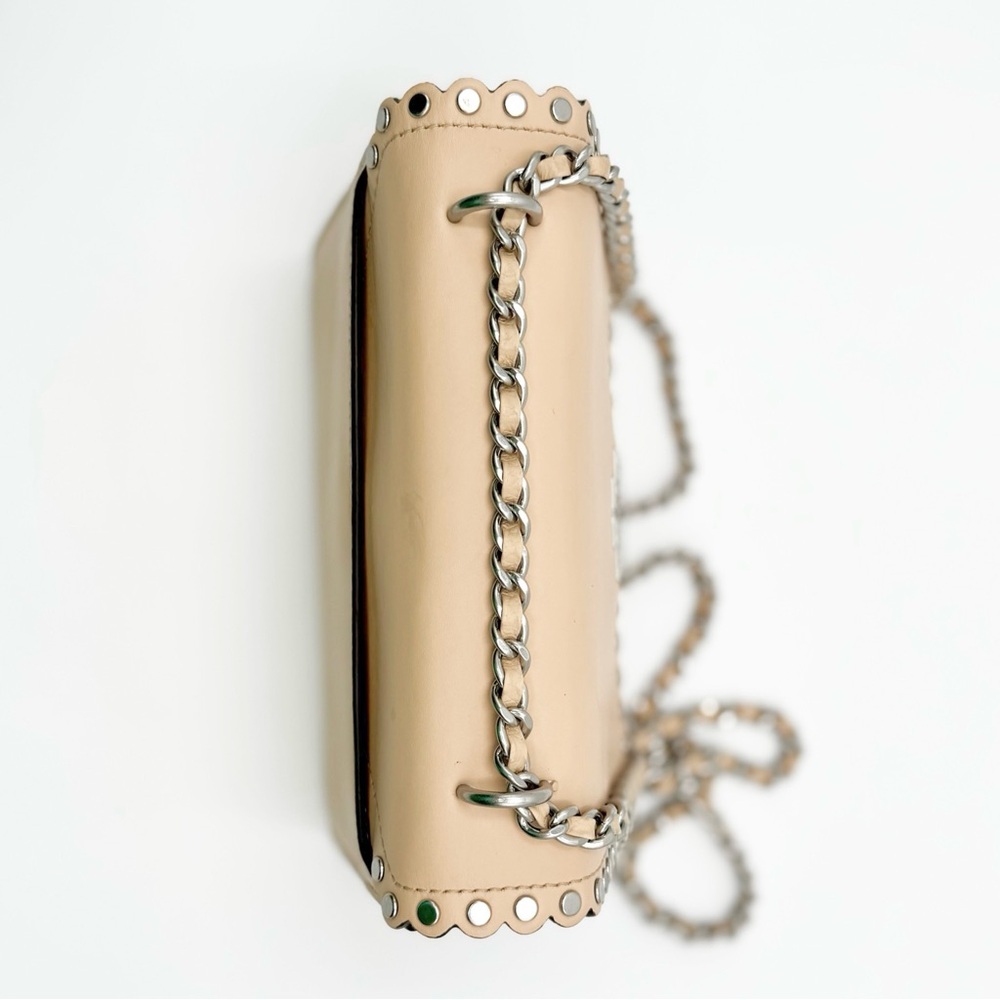 Tory Burch Beige Scalloped Leather Crossbody with Silver Chain - Picture 5 of 14
